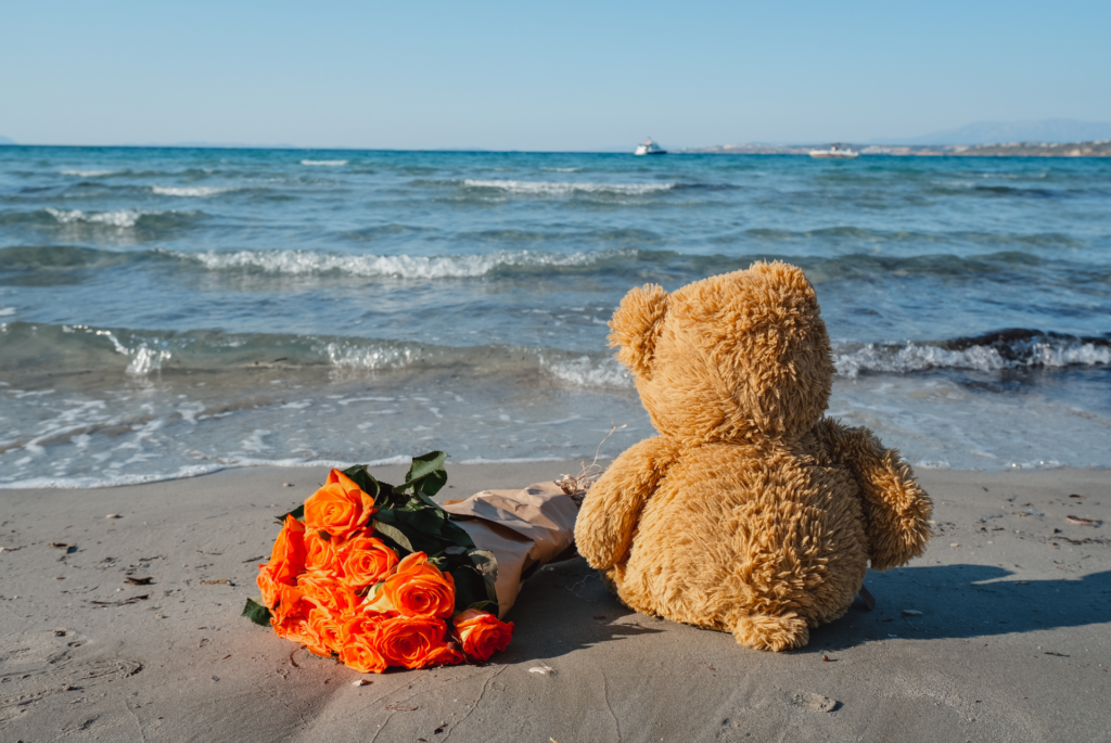 Waiting for the summer love to show on the shore